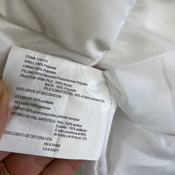 NWOT Nautica Women's M White Quilted Puffer Jacket With Faux Fur Hood - Picture 7 of 12